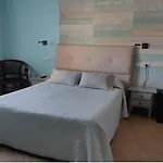 Playa De בית הארחה 3*